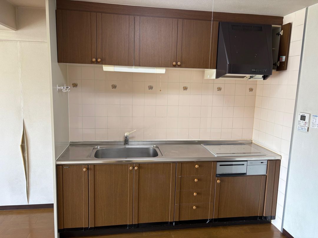 Trendy Iwaya 606 3LDK Apartment for Sale in Nagasaki - Thumbnail 2