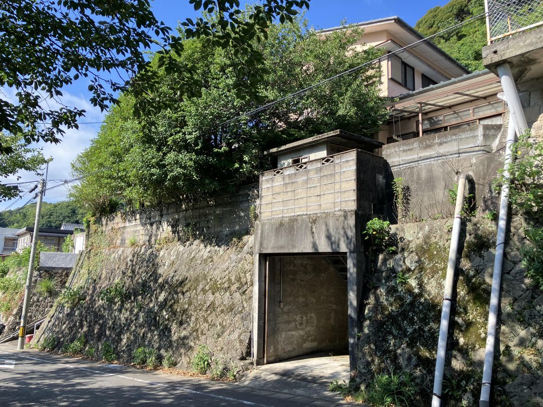 2-generation house in Nagasaki with renovation potential - Thumbnail 2