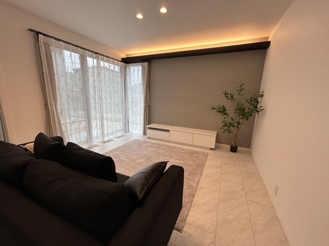 Modern 4LDK Smart Home with Solar & EV Charging in Sasebo - Thumbnail 2