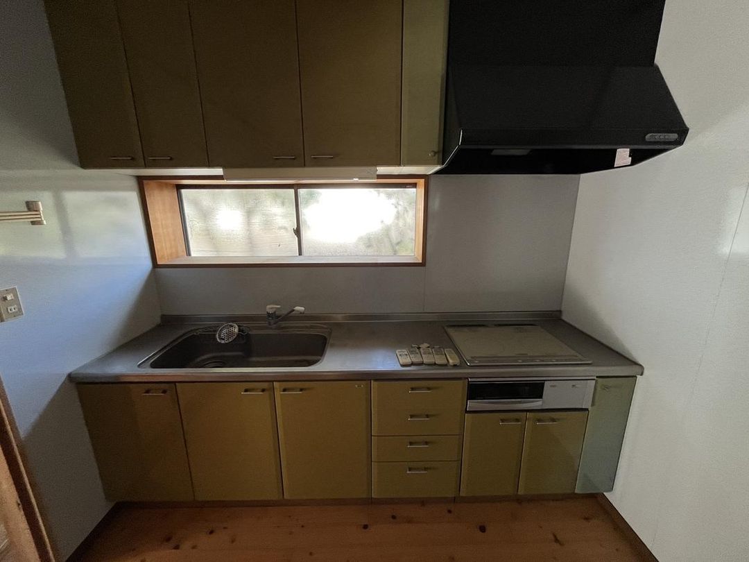 Land with House for Renovation in Sasebo, Nagasaki - Thumbnail 3