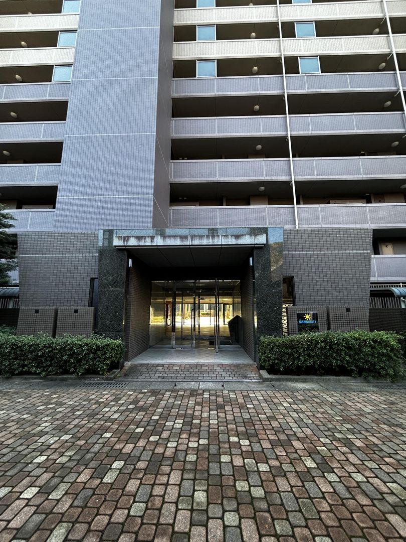 3SLDK Apartment with Sea Views in Nagasaki Marina City - Thumbnail 2