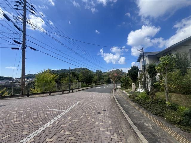 4SLDK Steel-Framed House in Nagasaki's Shinotomachi - Thumbnail 3