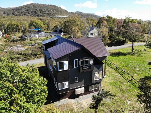 Yukemuri HOUSE for Sale in Niseko with Direct Hot Spring Water - Thumbnail 2