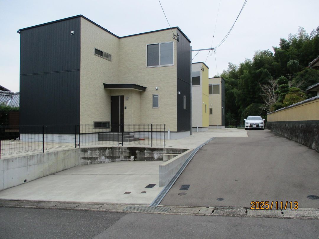 Modern 3LDK House for Sale in Isahaya, Nagasaki - Thumbnail 2