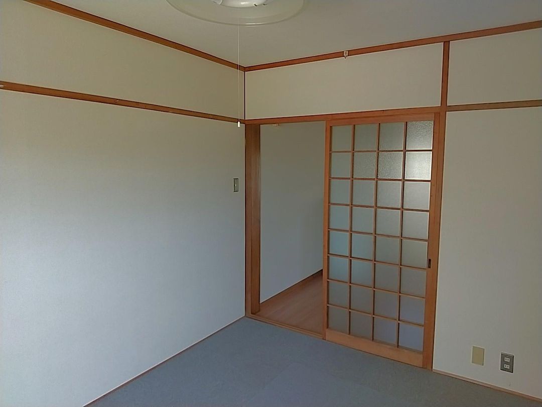 Multi-Unit RC Building for Sale in Sasebo, Nagasaki - Thumbnail 2