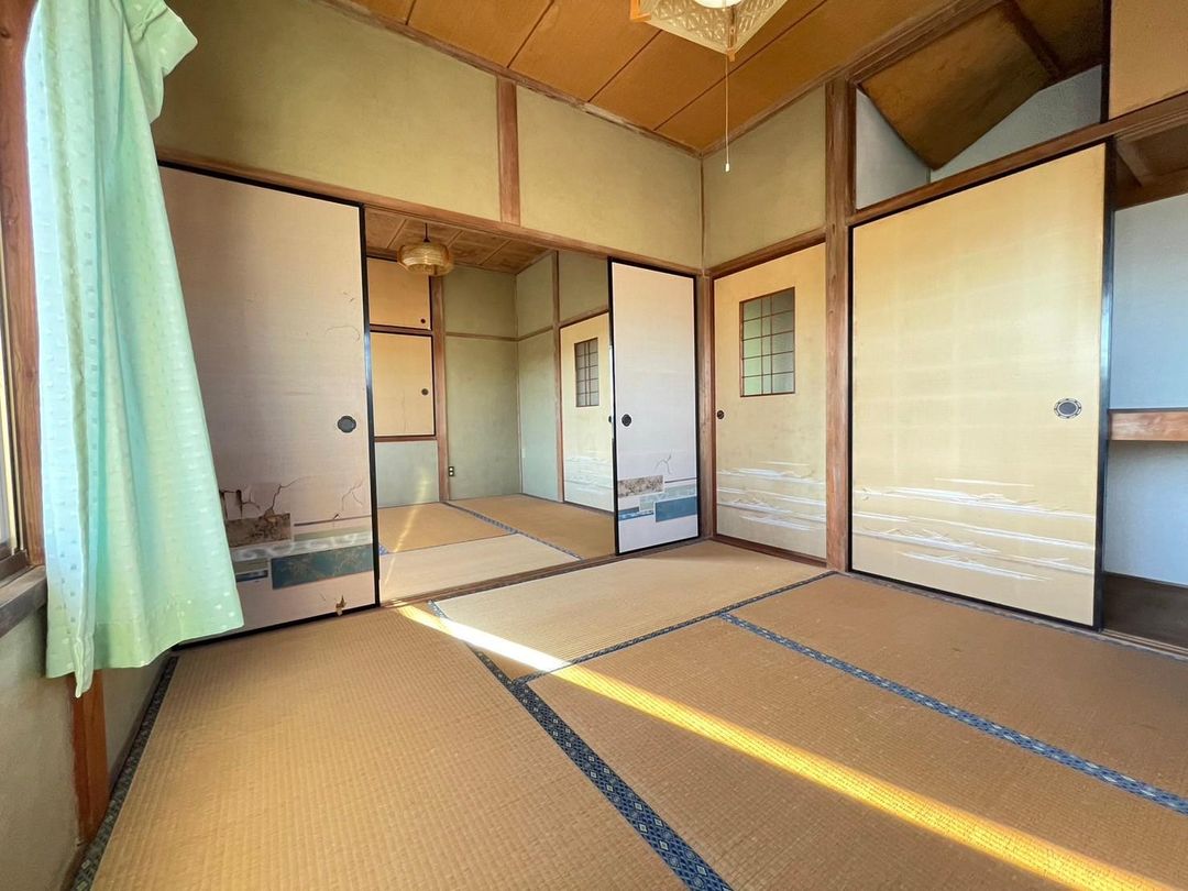 Spacious 6DK House for Sale in Omura, Nagasaki - 365 sqm Land - Thumbnail 4