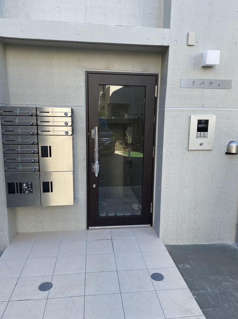 Liberty: New 5-Story Apartment Building for Sale in Toshima, Tokyo - Thumbnail 4