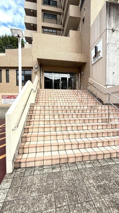 3LDK Apartment in Nagasaki with Balcony Views - Thumbnail 2