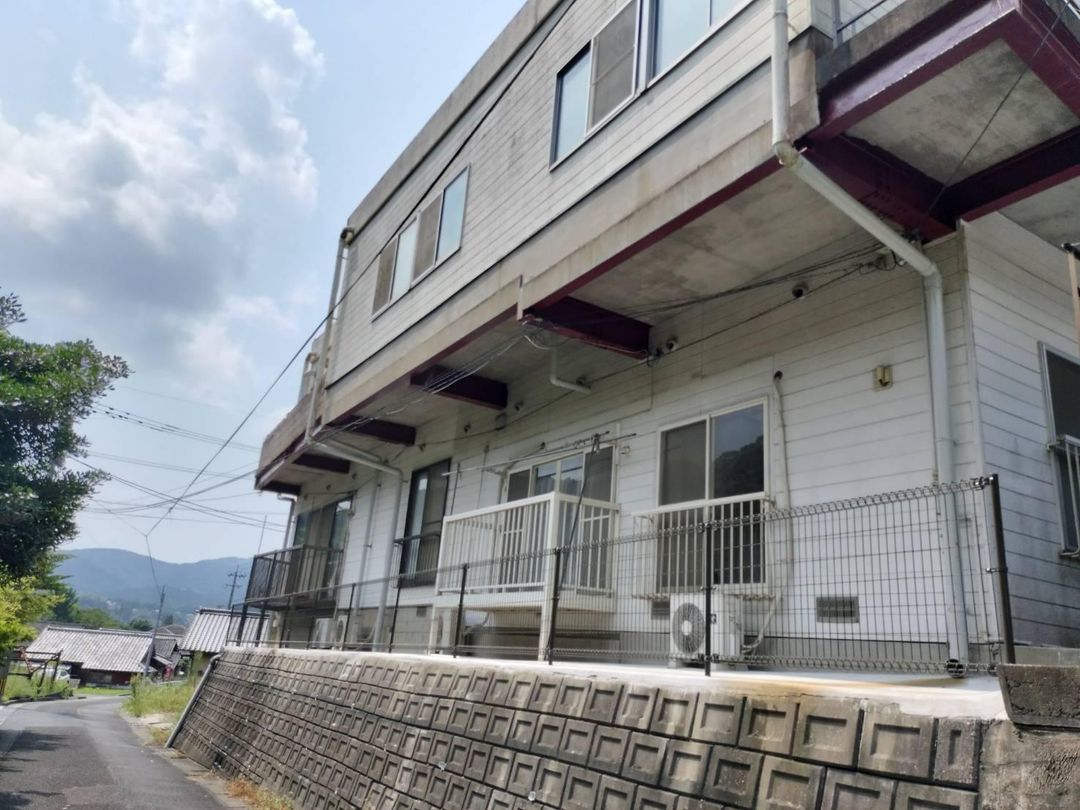 Mixed-Use Building for Sale in Sasebo, Nagasaki - Image 1