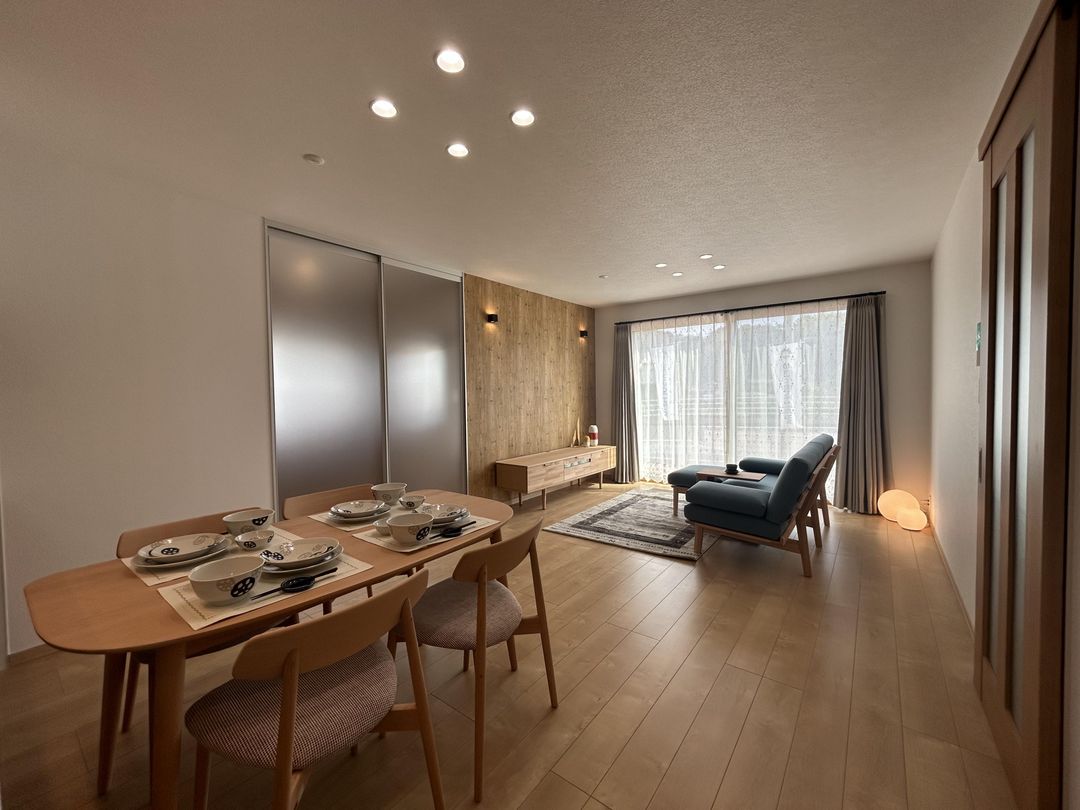 Modern 3LDK Smart Home in Sasebo with Solar & EV Charging - Thumbnail 3