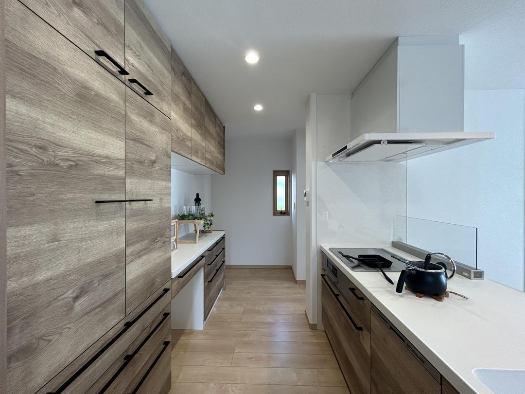 Modern 3LDK Smart Home in Sasebo with Solar & EV Charging - Thumbnail 4