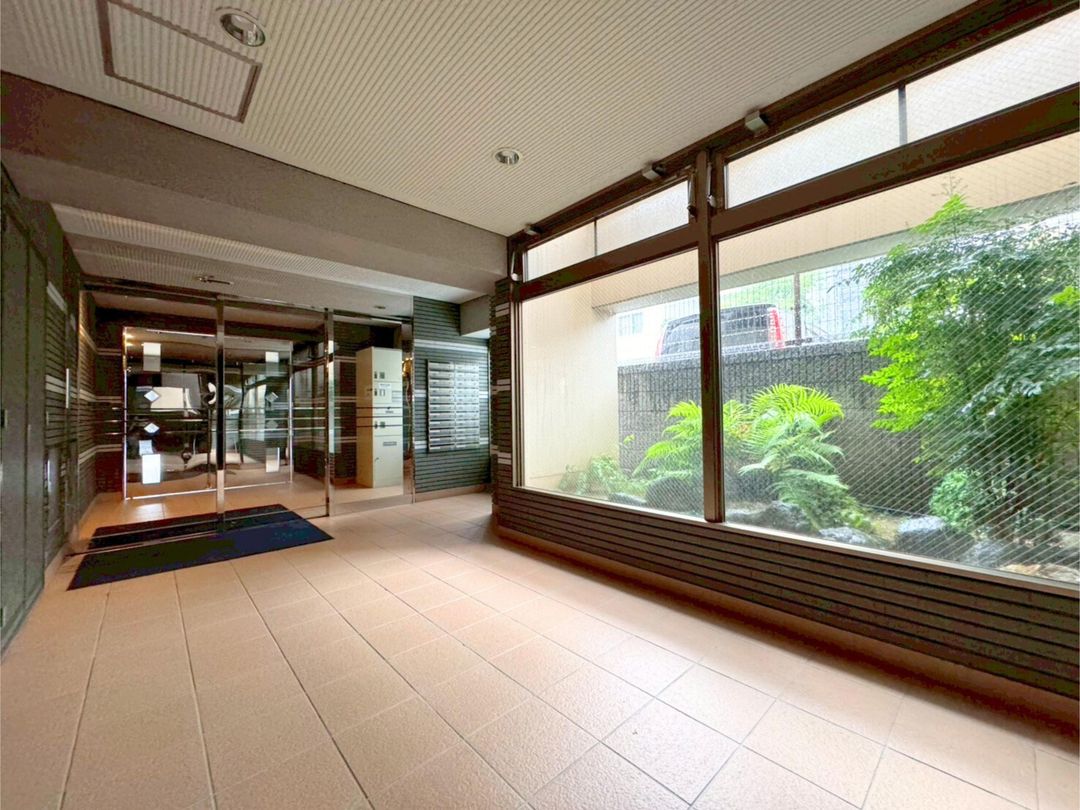 Sun Garden Kana-machi 1001 Top Floor Apartment in Nagasaki - Thumbnail 4