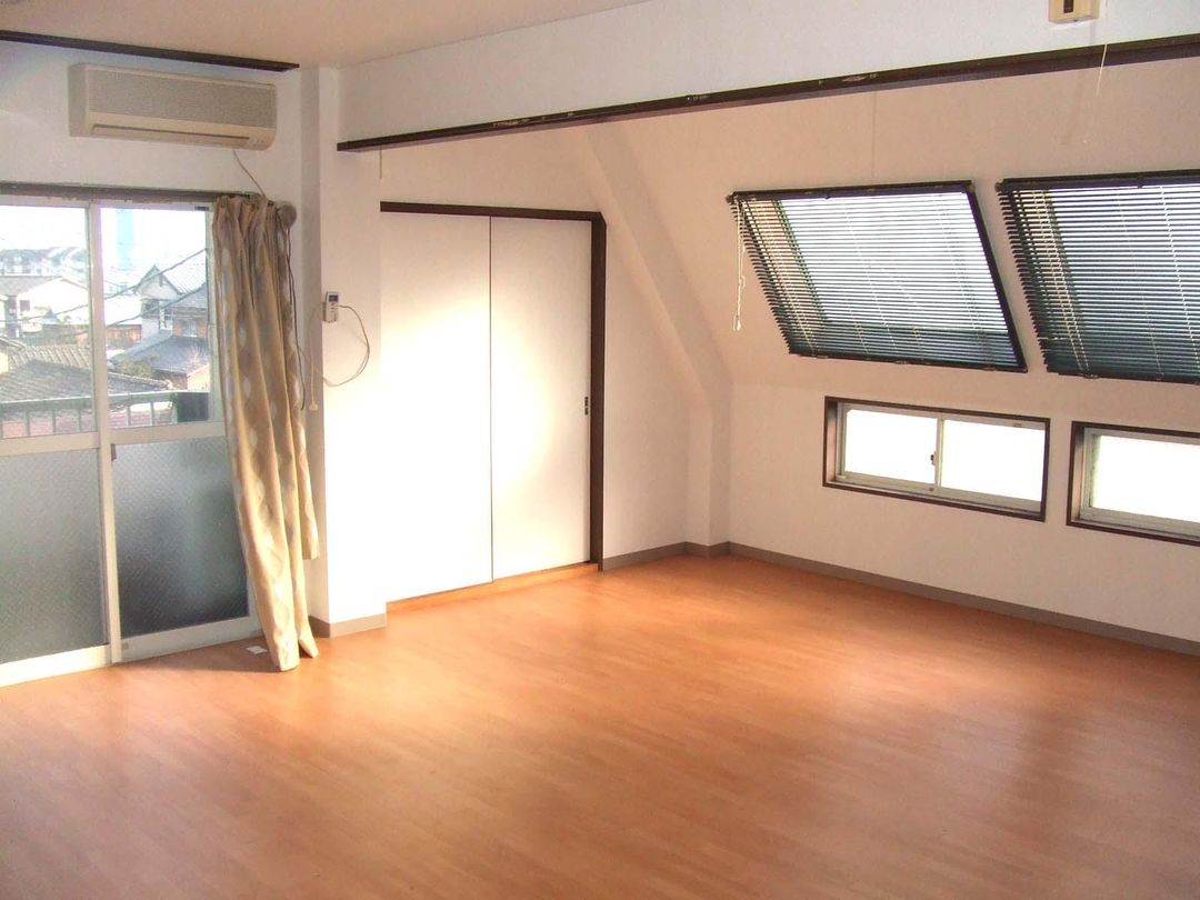 Sogen Building Mixed-Use for Sale in Shimabara, Nagasaki - Thumbnail 2