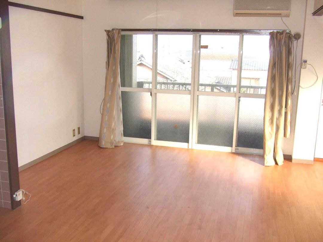 Sogen Building Mixed-Use for Sale in Shimabara, Nagasaki - Thumbnail 3