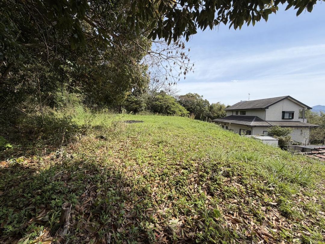 Land for Sale in Omura City, Nagasaki - 1013 sqm with Omura Bay View - Image 1