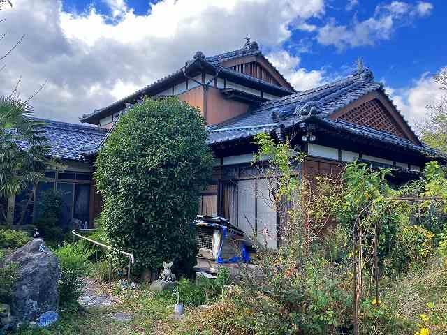 Spacious 7DK House on 810m² Lot in Unzen, Nagasaki - Thumbnail 2