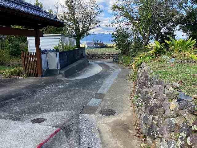 Spacious 7DK House on 810m² Lot in Unzen, Nagasaki - Thumbnail 3