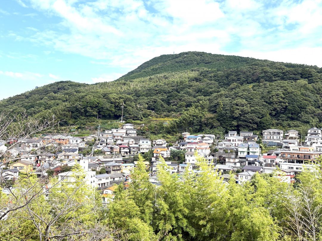 3DK Condominium in Nagasaki's Yatsuo Neighborhood - Thumbnail 2
