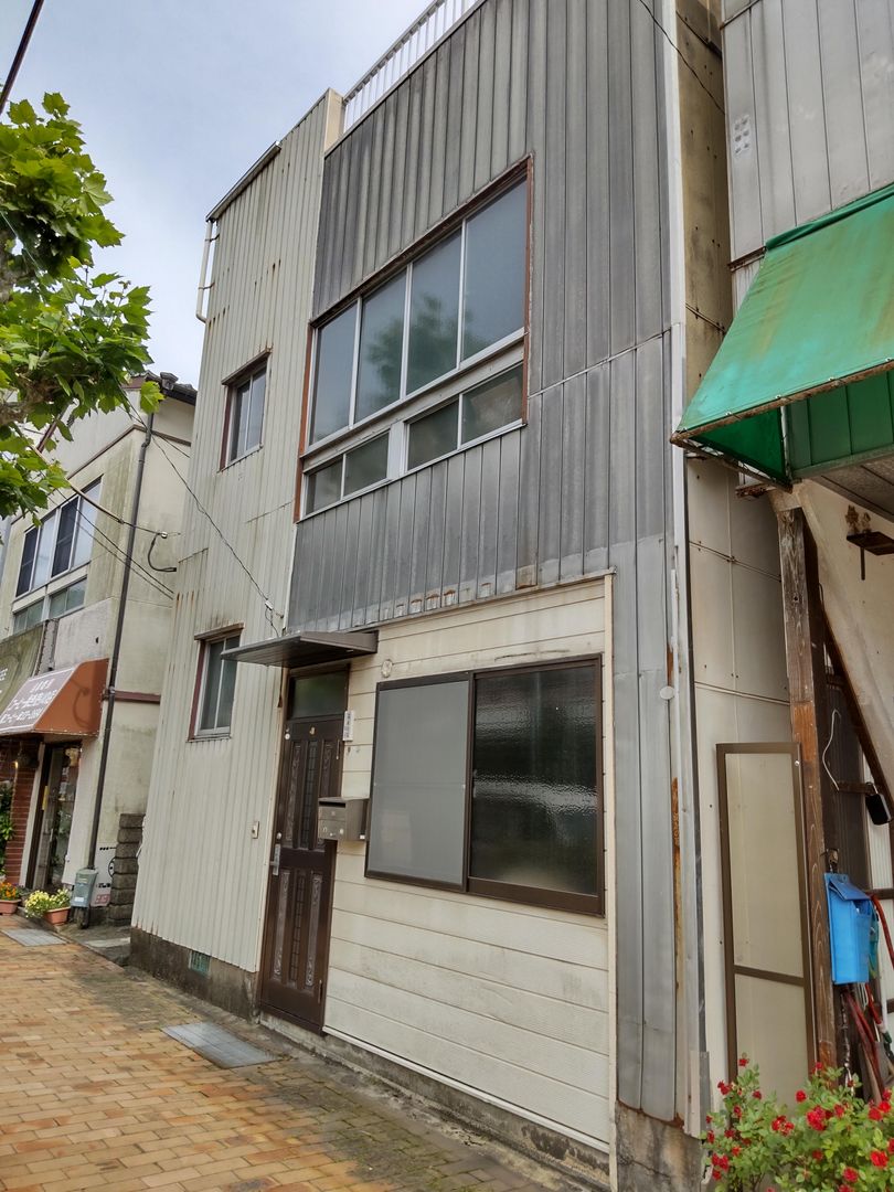 Tawara-machi House in Sasebo, Nagasaki - Thumbnail 2