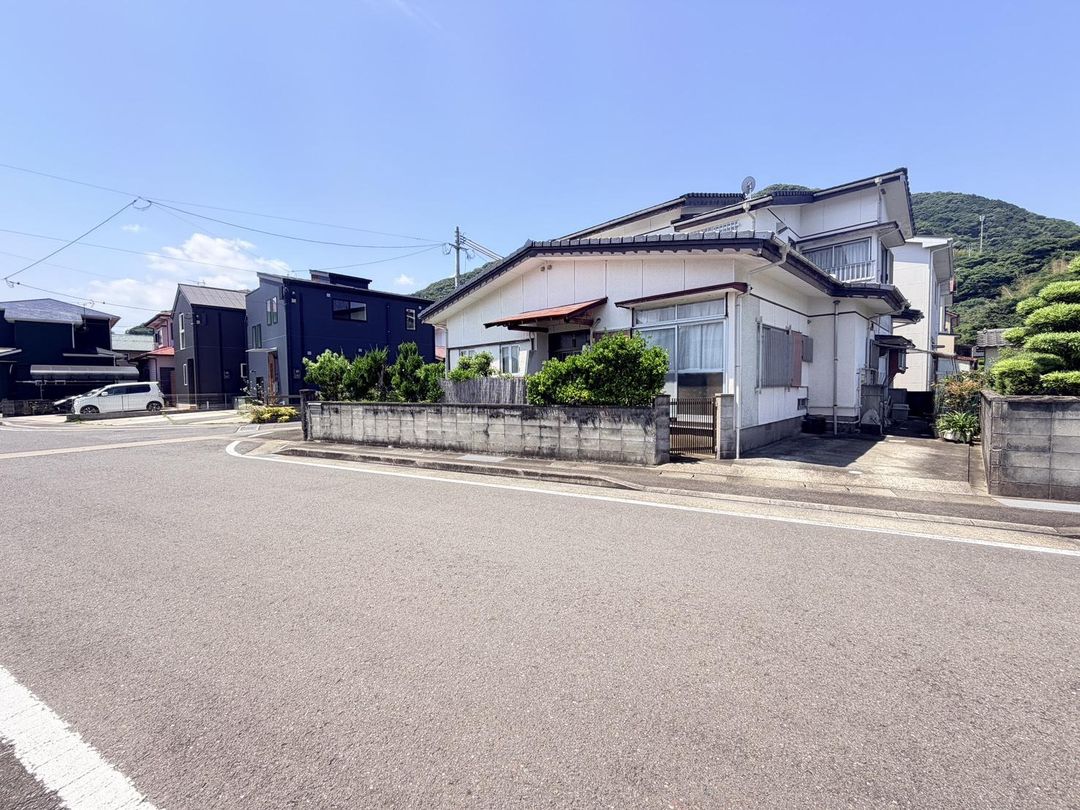 Land for Sale in Togitsu, Nagasaki - 241 sqm Corner Lot - Thumbnail 2