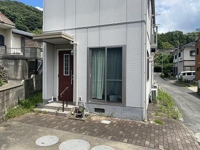 Spacious 6LDK Family House in Sasebo with All-Electric System - Thumbnail 2