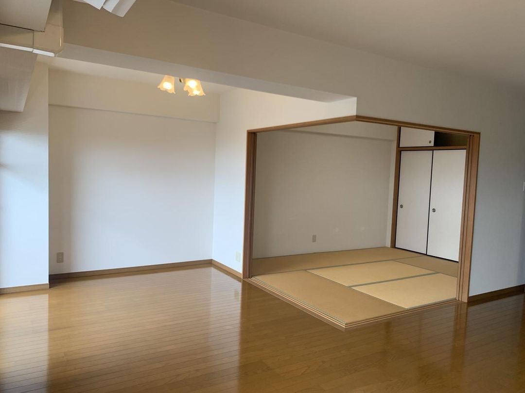 Premiere Koshimae Sangokan 2LDK Apartment with Kujukushima View - Thumbnail 3