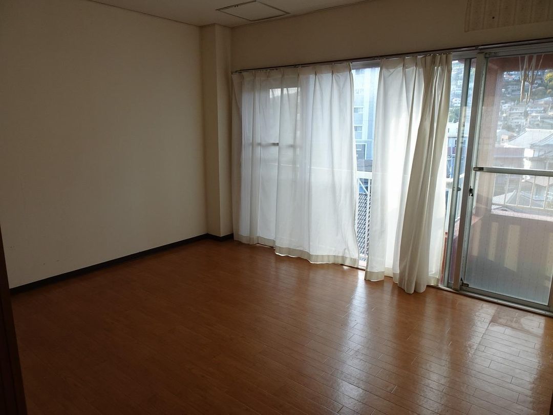 Renovated 3LDK Apartment for Sale in Nagasaki's Fufugawa - Thumbnail 3