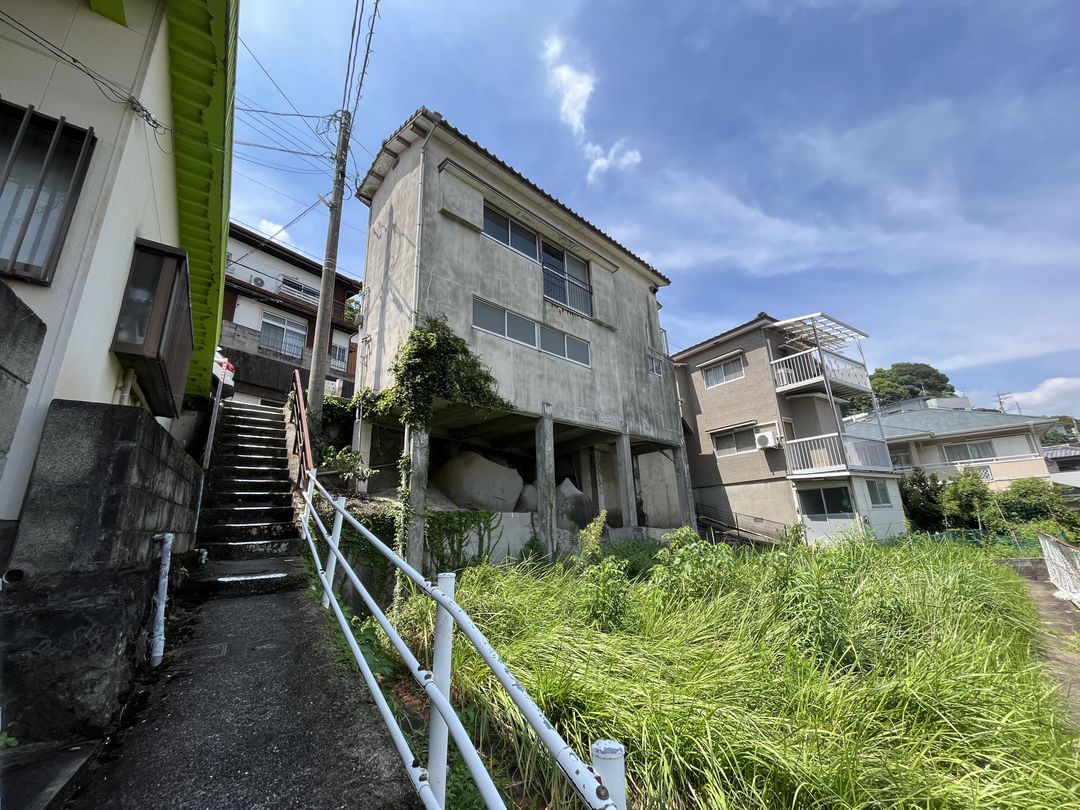 Land for Sale in Nagasaki: Parking or New Home Site - Thumbnail 2