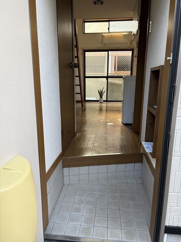 Heights Friendly Apartment Building for Sale Near Nagasaki University - Thumbnail 4