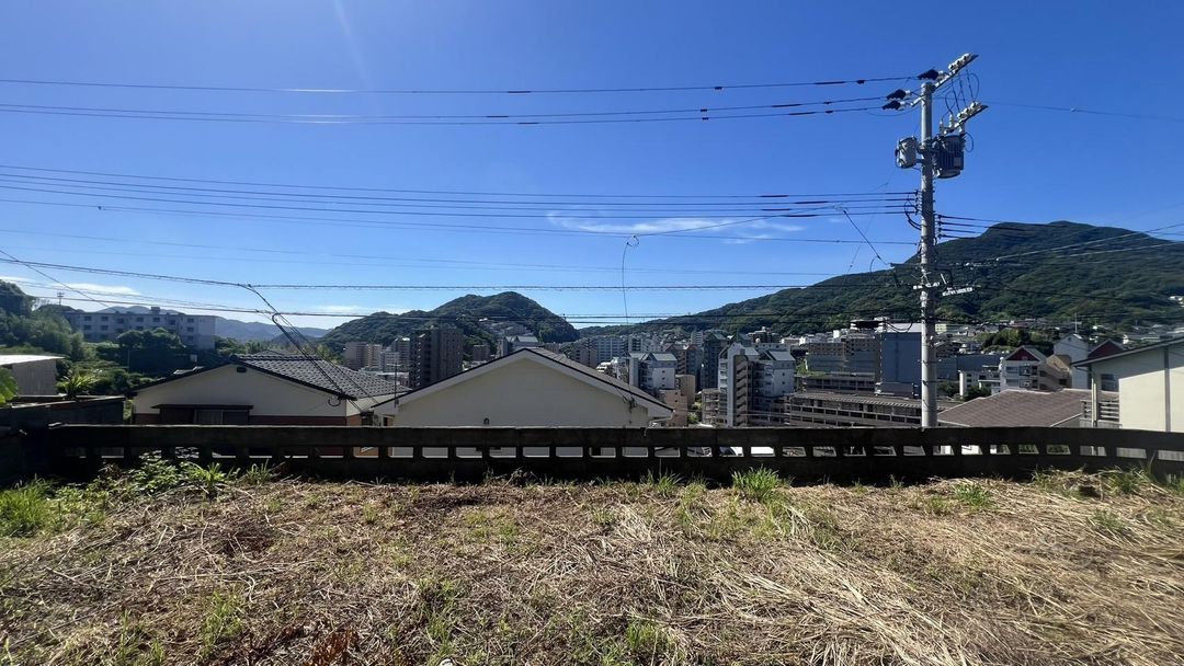 Sloping residential plot in Nagasaki with road ownership - Thumbnail 3