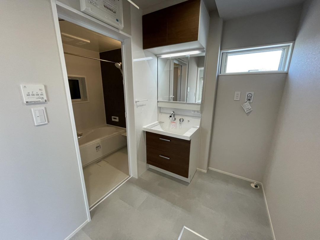 Newly Built 3LDK House in Omura, Nagasaki with 88.81m² Floor Area - Thumbnail 4