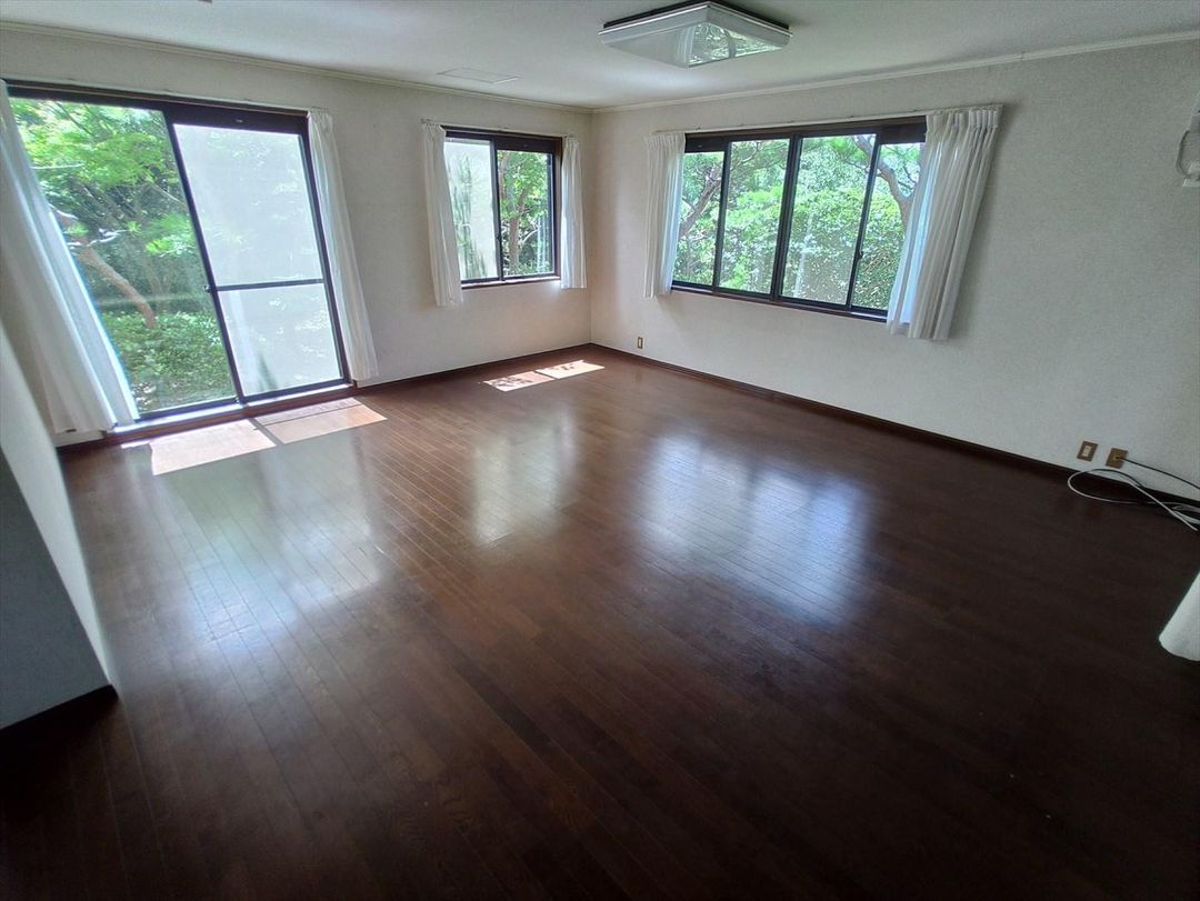 Spacious 2LDK House with Large Garden in Nagasaki - Thumbnail 4