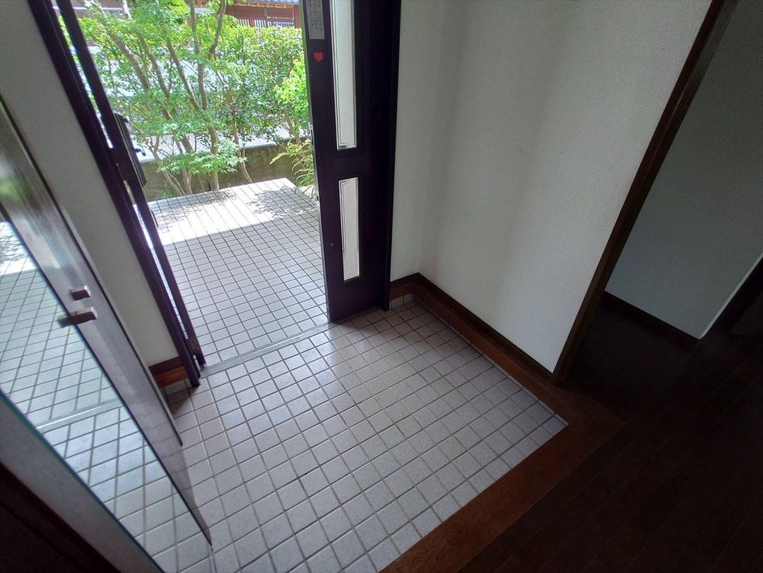Spacious 2LDK House with Large Garden in Nagasaki - Thumbnail 3