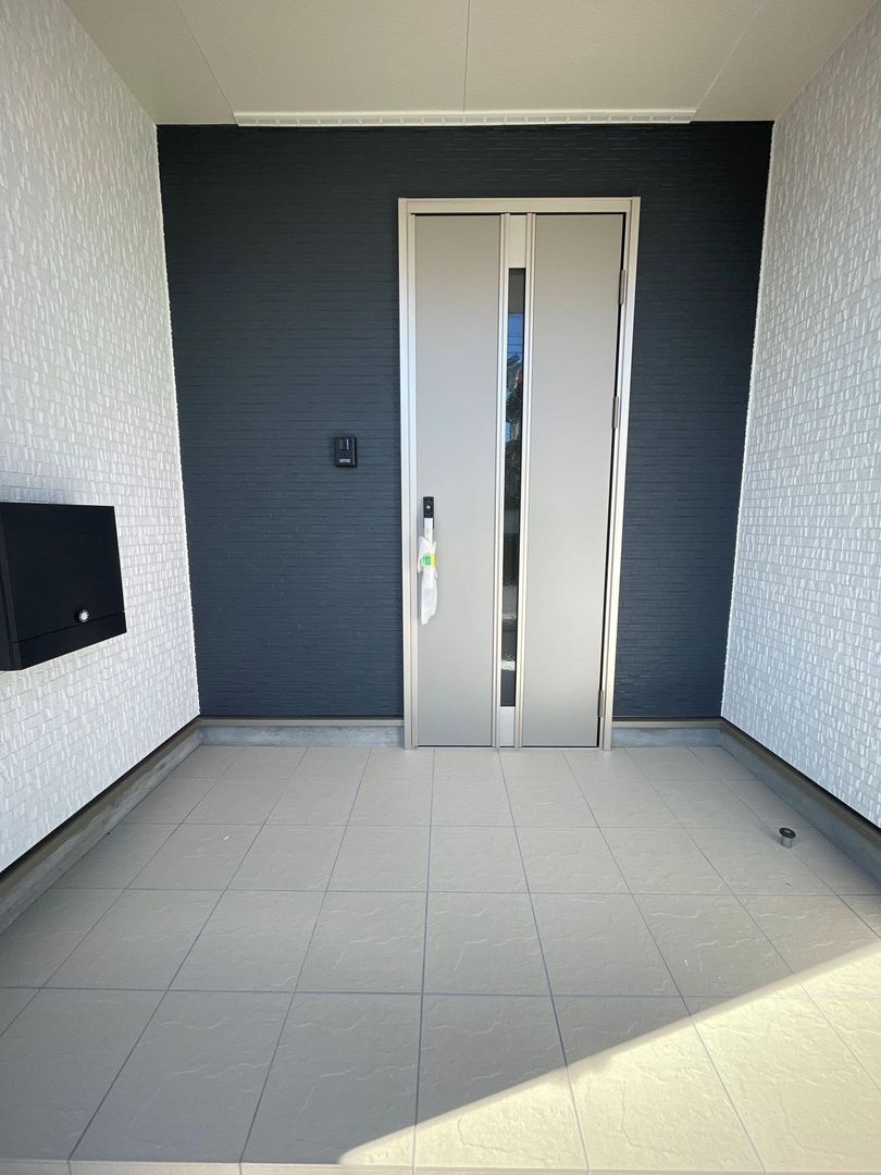 New 4LDK House in Nagasaki with Roof Terrace & Garden - Thumbnail 3