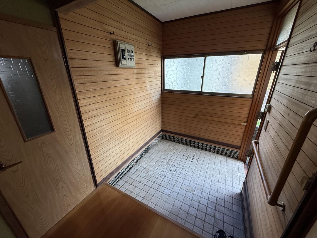 Traditional 4K House on Large 1533 sqm Land in Nagasaki - Thumbnail 3