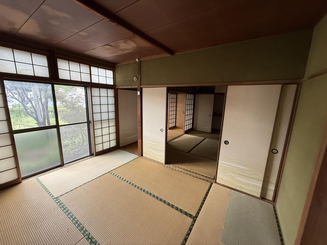 Traditional 4K House on Large 1533 sqm Land in Nagasaki - Thumbnail 4