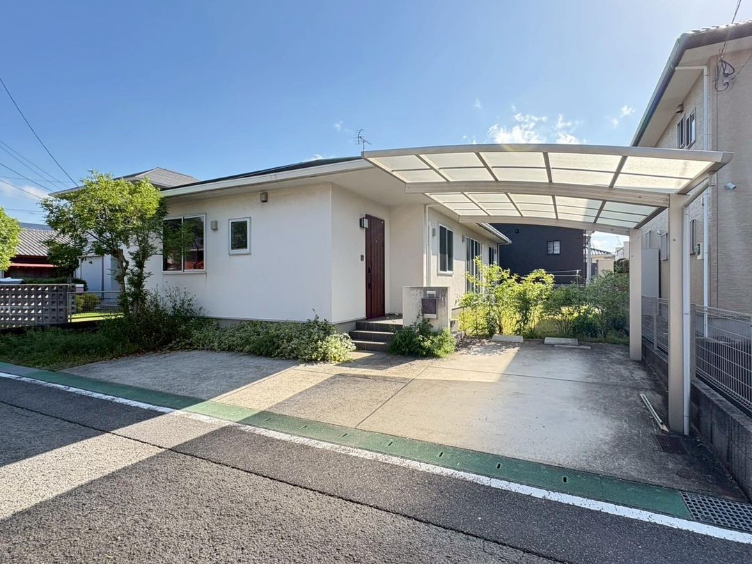 Sumitomo Forestry Single-Story House for Sale in Omura, Nagasaki - Thumbnail 3