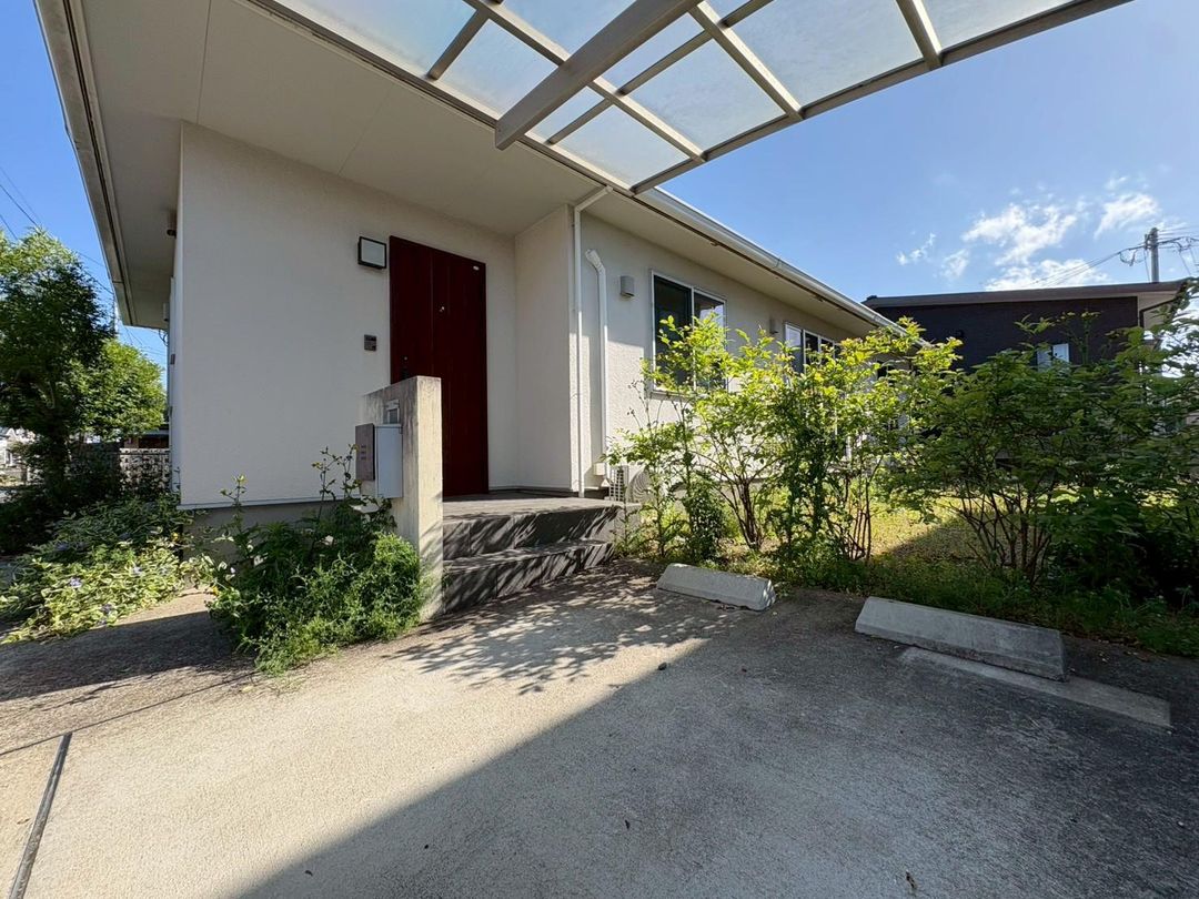 Sumitomo Forestry Single-Story House for Sale in Omura, Nagasaki - Thumbnail 2