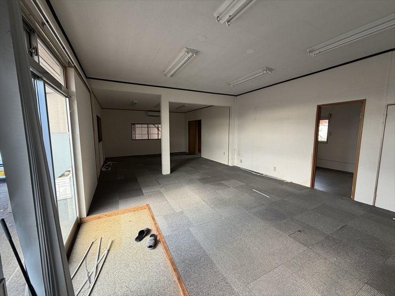 Commercial Property for Sale in Isahaya, Nagasaki with Parking - Thumbnail 4
