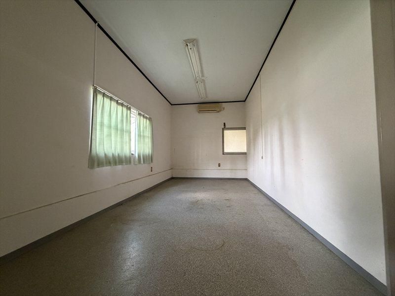 Commercial Property for Sale in Isahaya, Nagasaki with Parking - Thumbnail 3