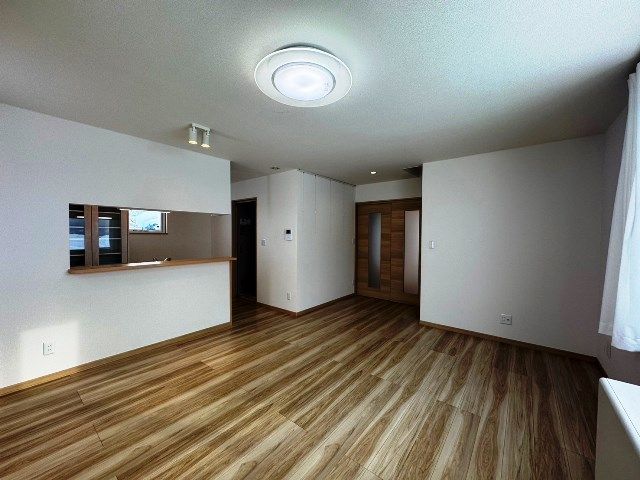 Modern 3LDK House with Mount Yotei Views in Kutchan, Hokkaido - Thumbnail 2