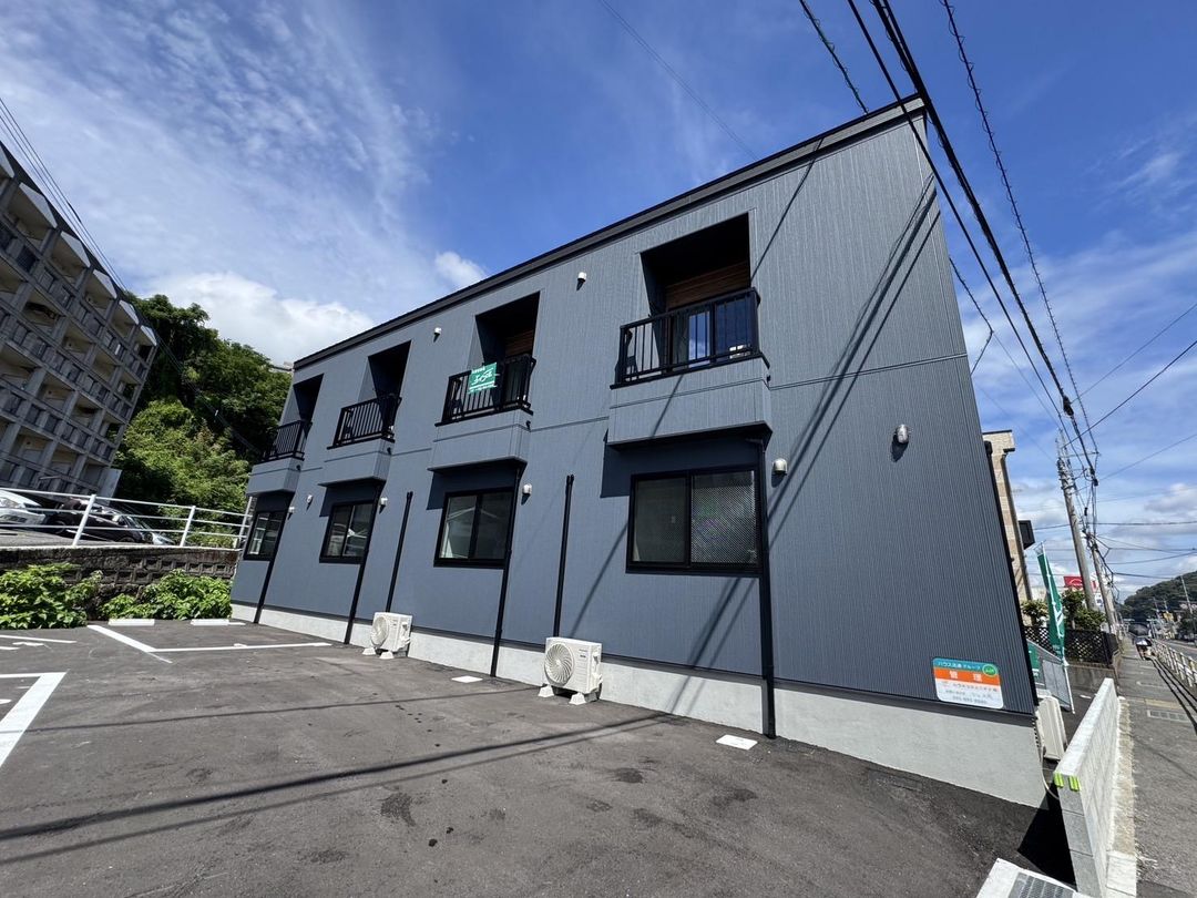 New Apartment Building in Nagasaki's Tanaka-cho for Sale - Thumbnail 2