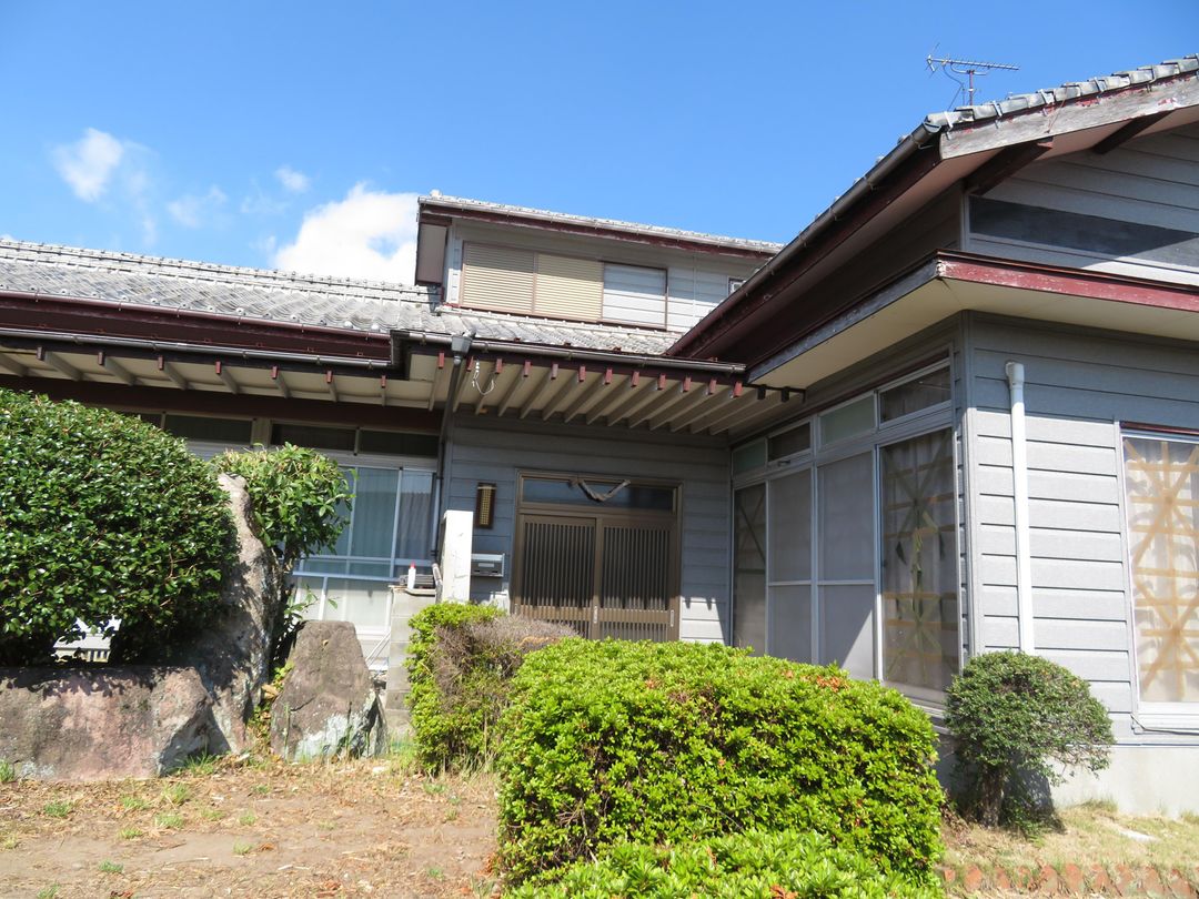 Spacious 1969 House with Large Land in Minami-Shimabara - Thumbnail 4