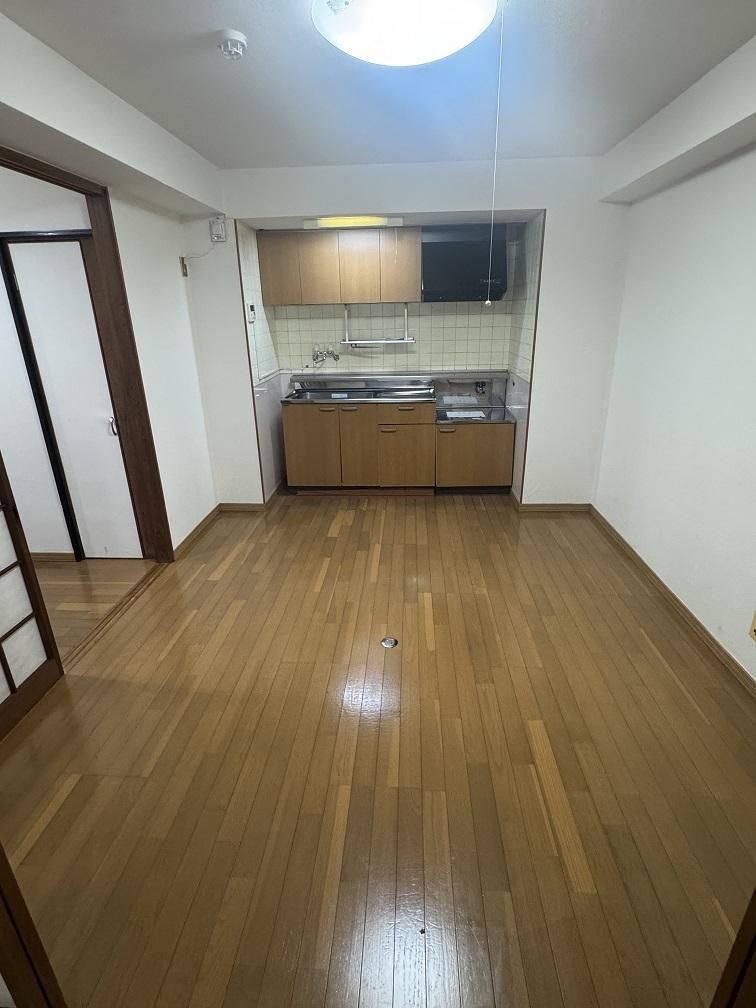 2DK Apartment in Nagasaki City's Maruyama-cho - Thumbnail 3