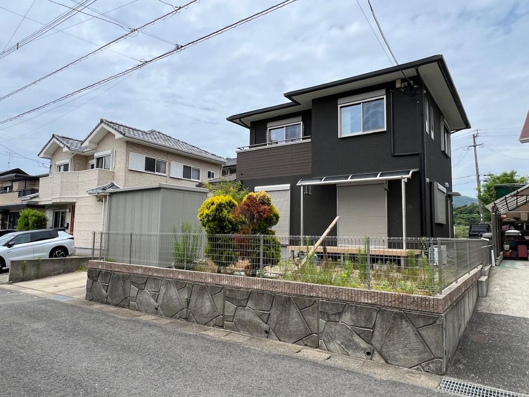 3SLDK House in Nagasaki with Garden & 4-Car Parking - Thumbnail 2