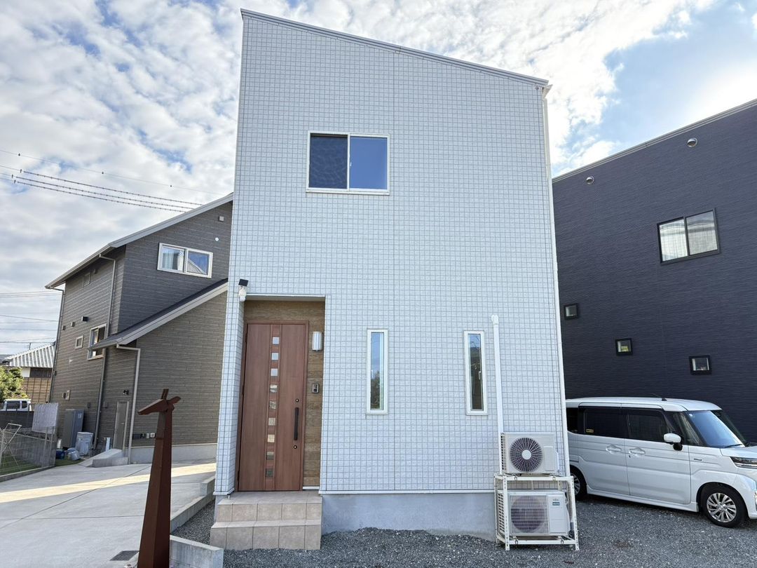 Modern 3LDK House for Sale in Omura, Nagasaki - Thumbnail 2