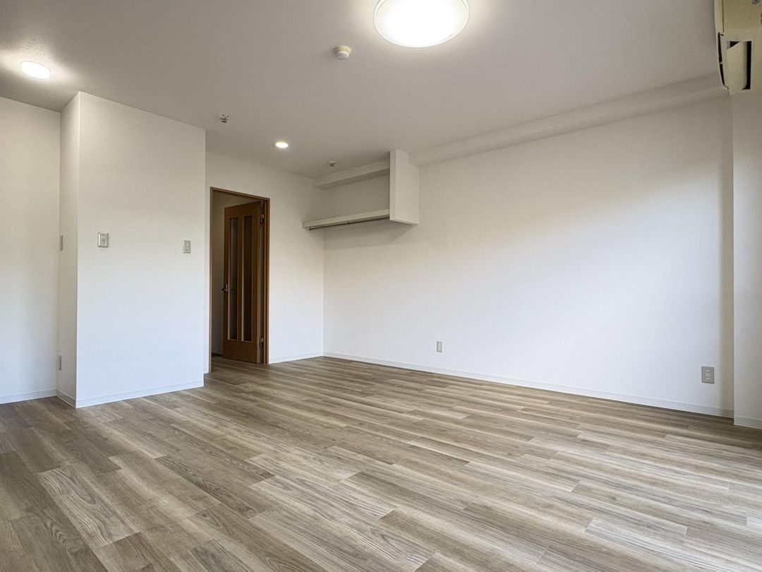 Atom 7 Multi-Unit Building for Sale in Sasebo, Nagasaki - Thumbnail 4