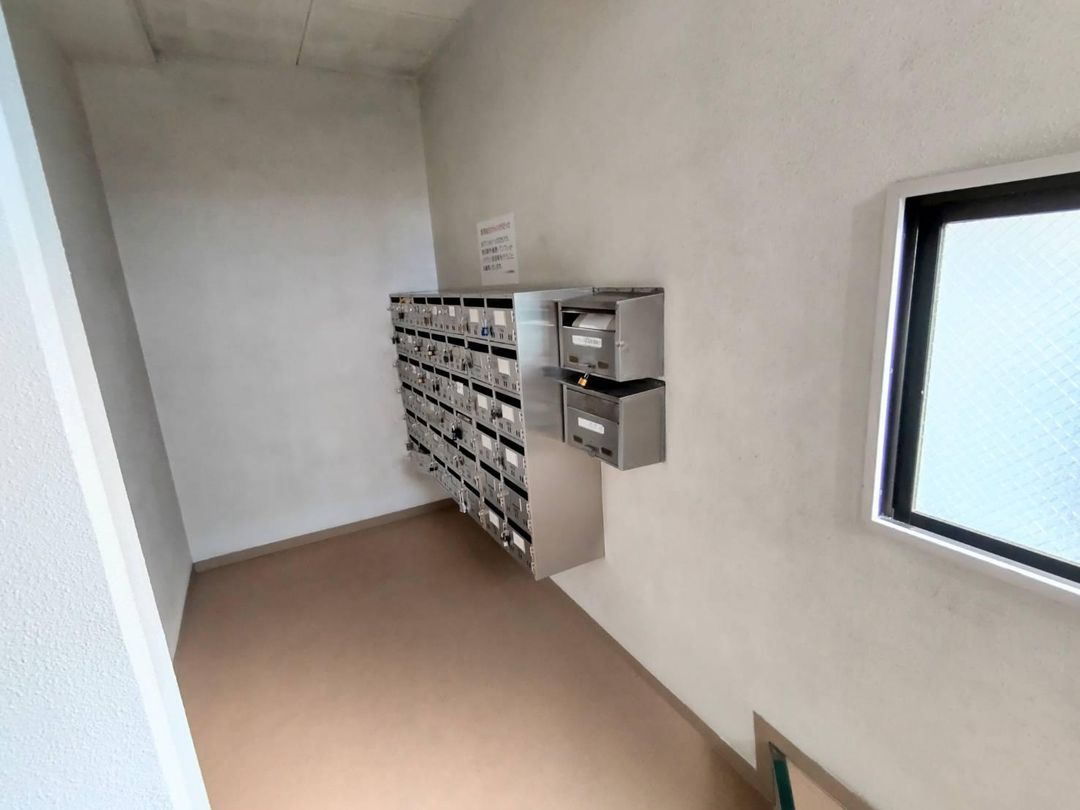 Renovated 3LDK Apartment with Nagasaki Port Views | Sea Palace Dejima - Thumbnail 3