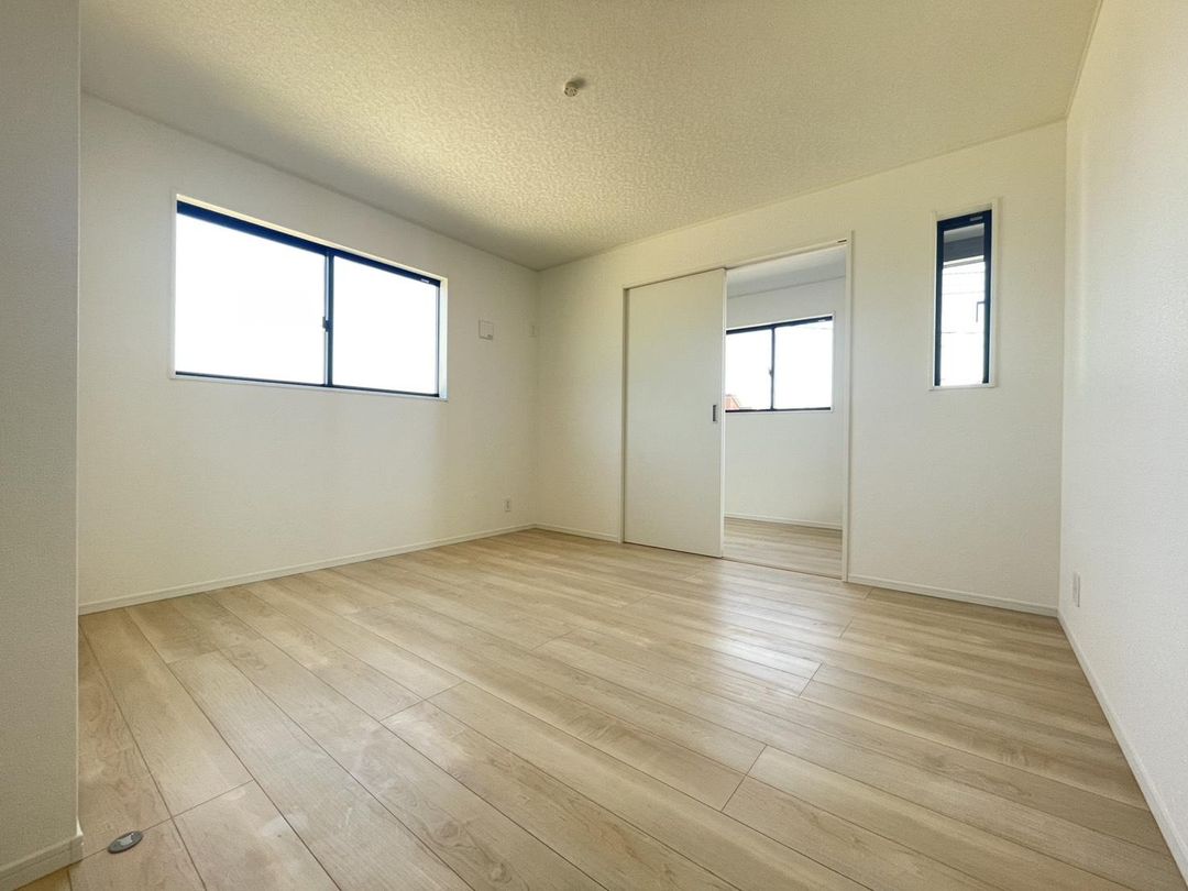 New 4LDK House in Omura, Nagasaki - Family Home Near Schools - Thumbnail 3