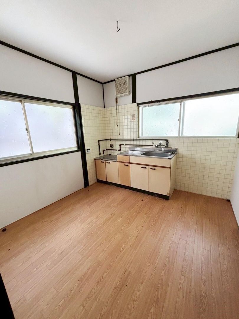 2-Story Apartment Building for Sale in Nagasaki City, 147 sqm - Thumbnail 4